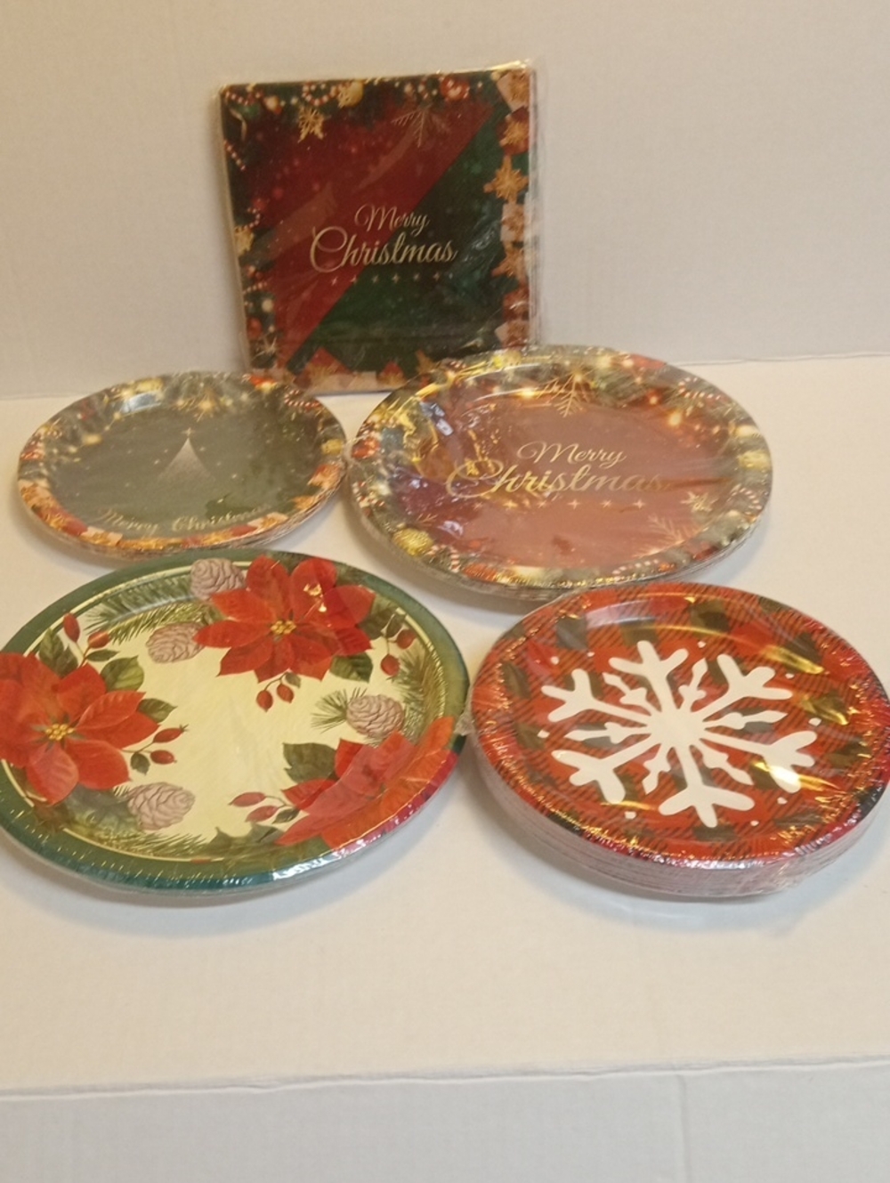 Christmas Paper Plates Disposable & 1 Package Of Napkins See Video